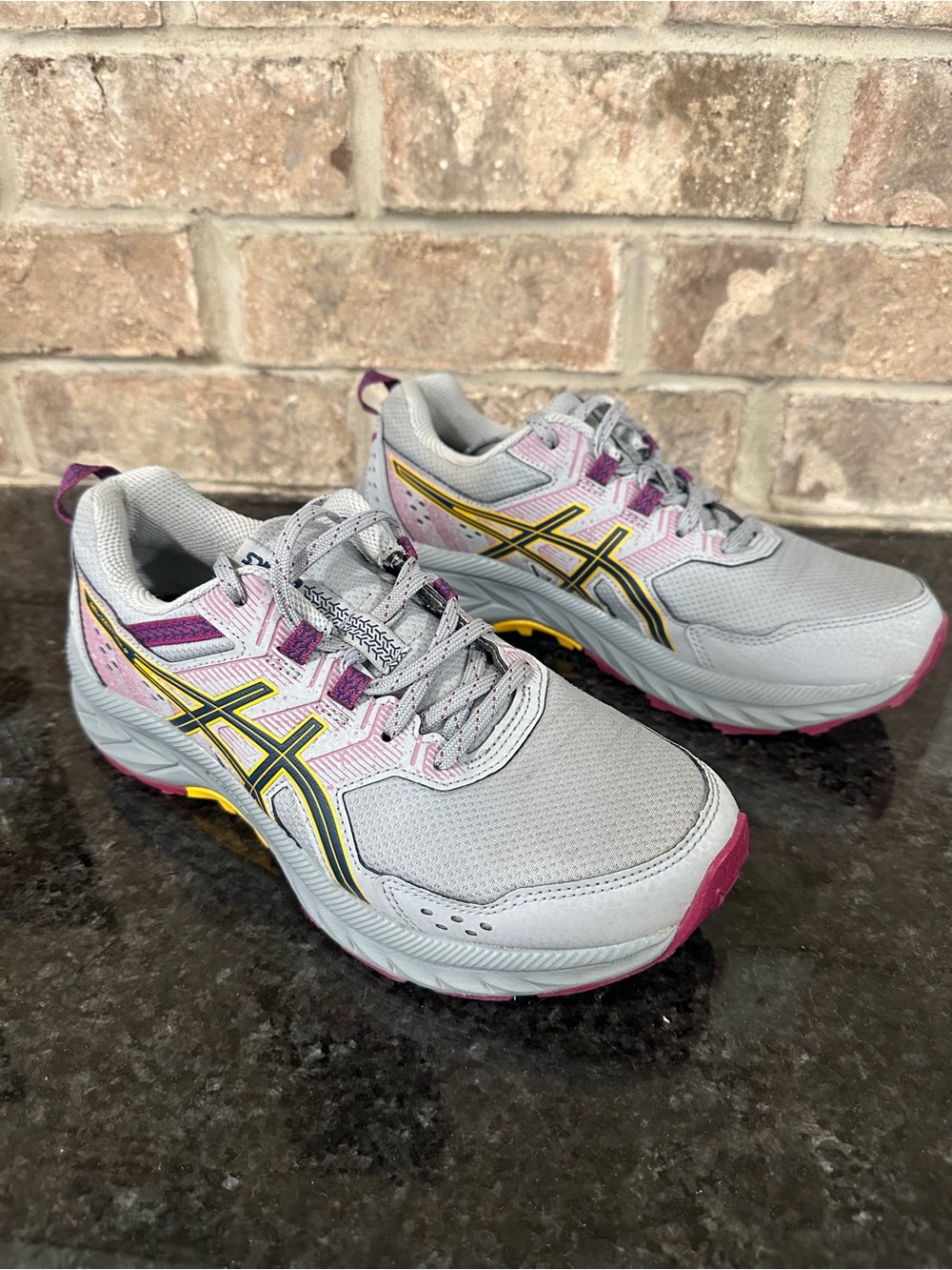 ASICS Sneakers